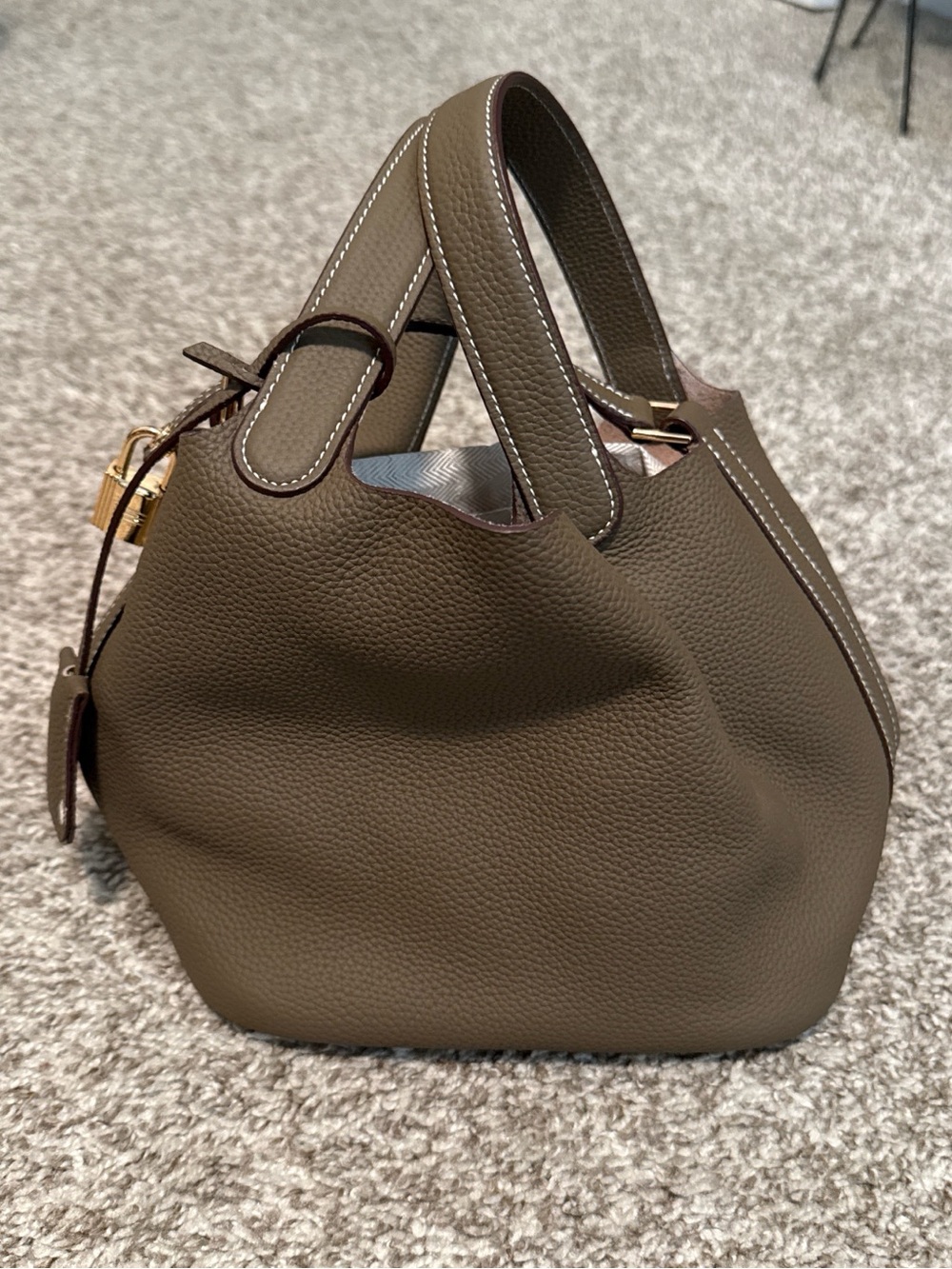 Classic Brown Pebbled Leather Tote Bag - Sleek Everyday Carry